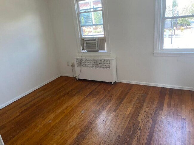 Building Photo - 2521 Benning Rd NE