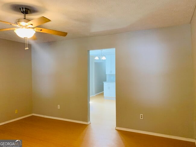 Building Photo - 7 Burdette Pl