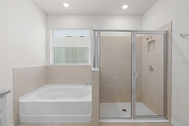 Building Photo - 8260 SW 59th Ave