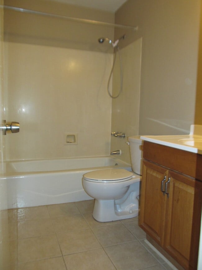 Building Photo - W 6th Ave.