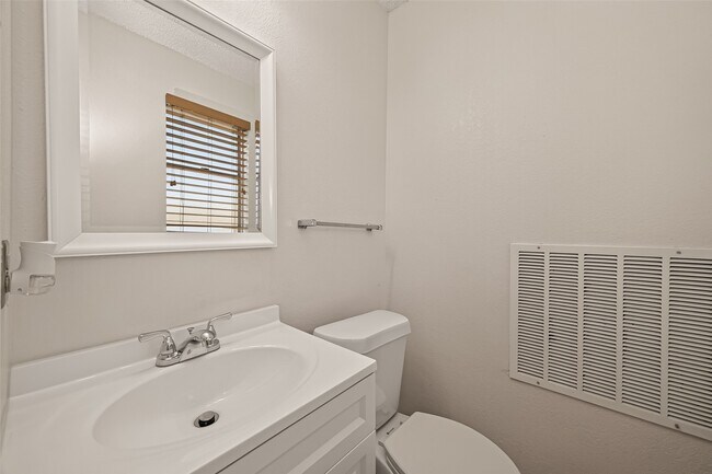 Building Photo - 5206 Olana Dr