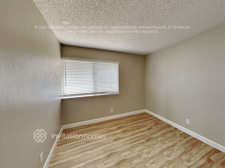 Building Photo - 5633 Vista Oak Way