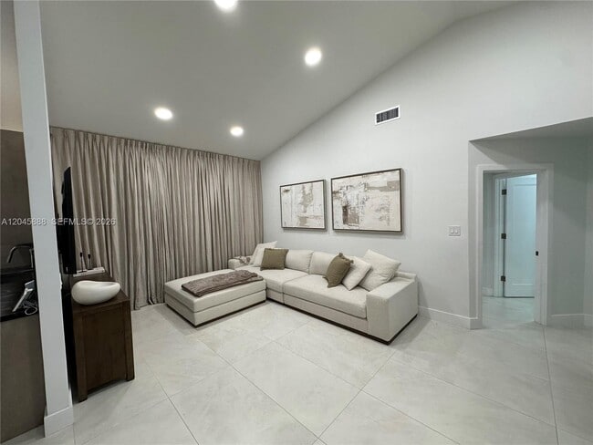Building Photo - 3345 Emerald Oaks Dr