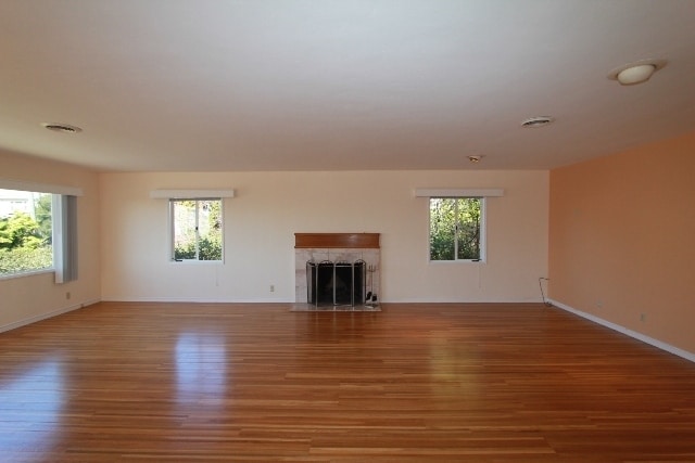 Building Photo - 4 Bedroom Mid-Century Oakmore Property With View of Bay