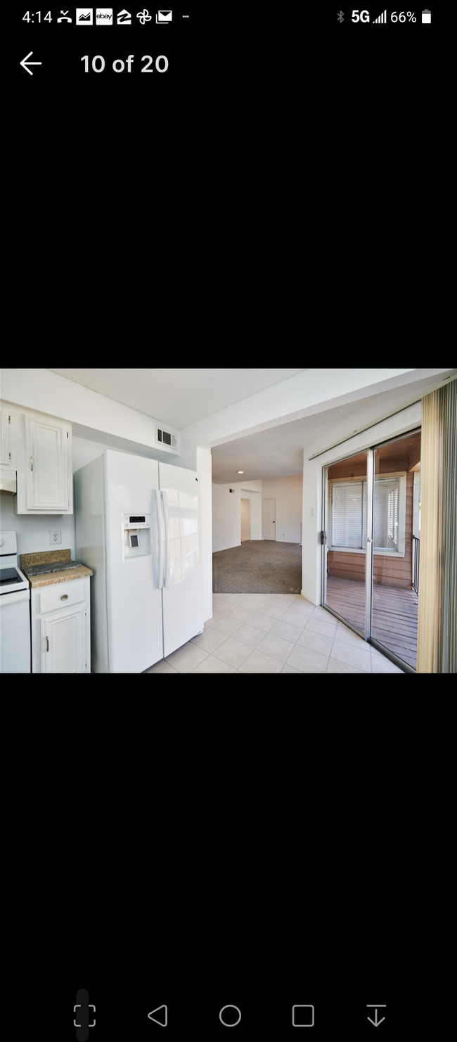 Excellent layout in the kitchen. Perfect for those quick meals. - 12400 Overbrook Ln