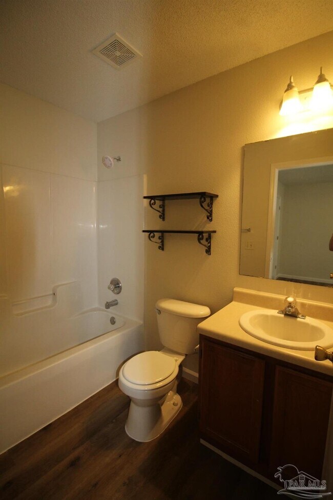 Building Photo - 501 Wood Crest Way