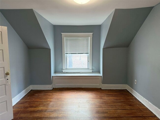 Building Photo - 337 Riverside Dr