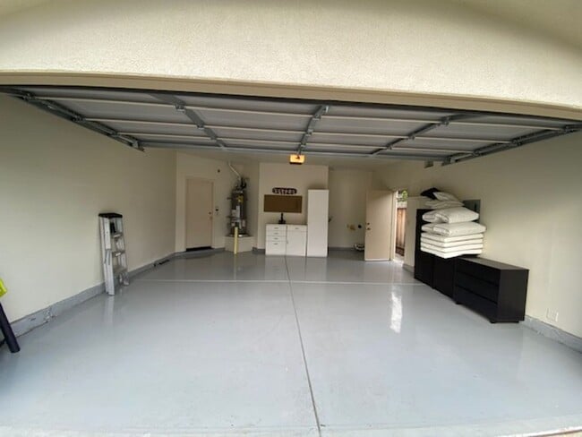 Building Photo - LAS PALMAS II 3 BED/ 2 BATH HOUSE FOR RENT