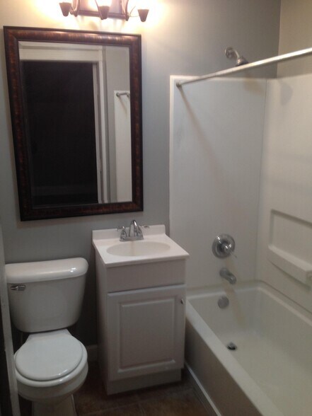 Downstairs full bath - 17 N Randolph St