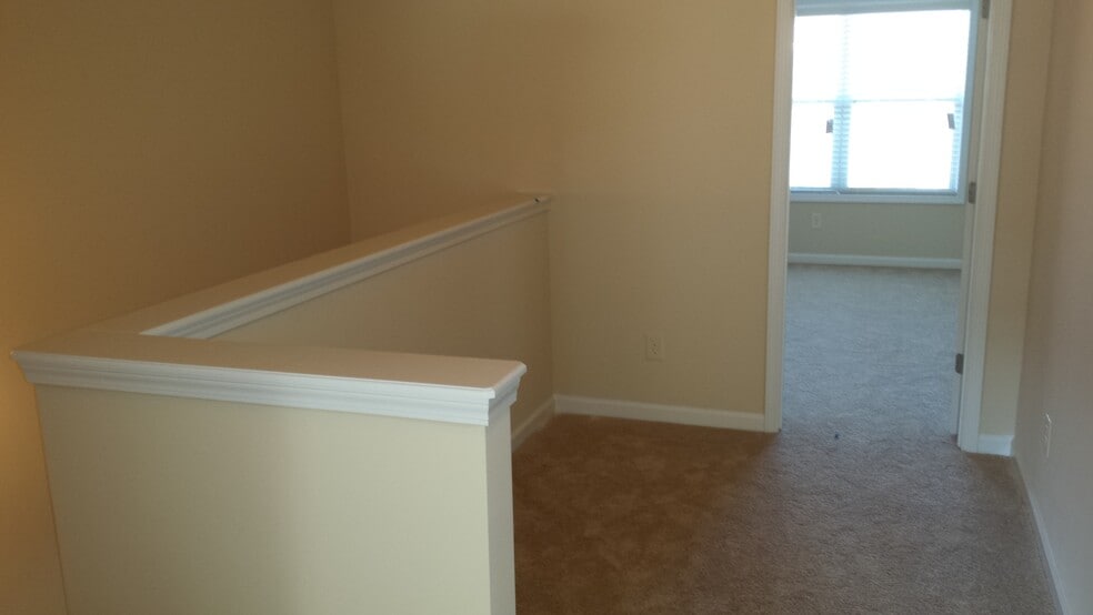 Landing Area - 1080 Township Cir