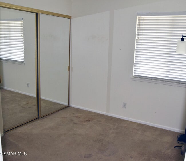 Building Photo - 28725 Conejo View Dr
