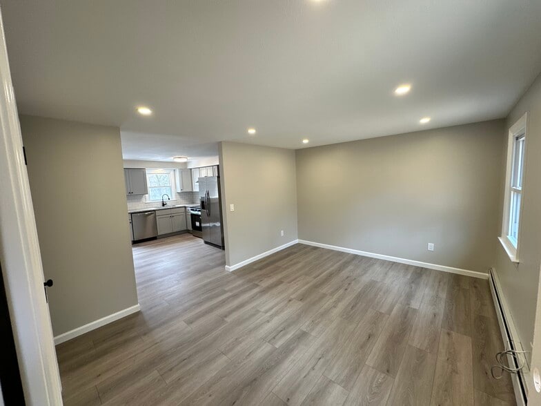 Building Photo - 131 Camp Meeting Rd