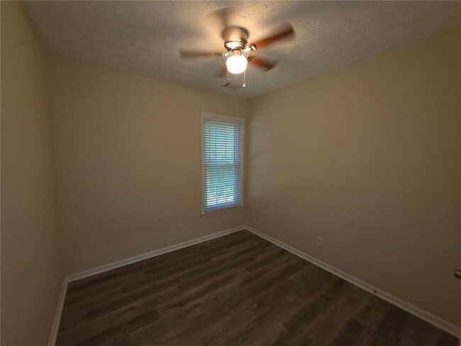 Building Photo - 3856 Shenfield Dr