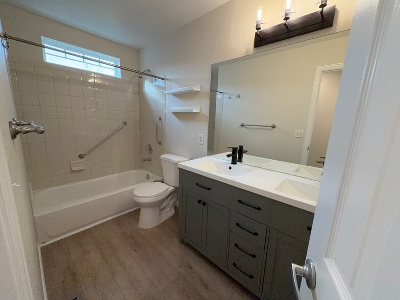 Building Photo - 2788 S Killarney Way