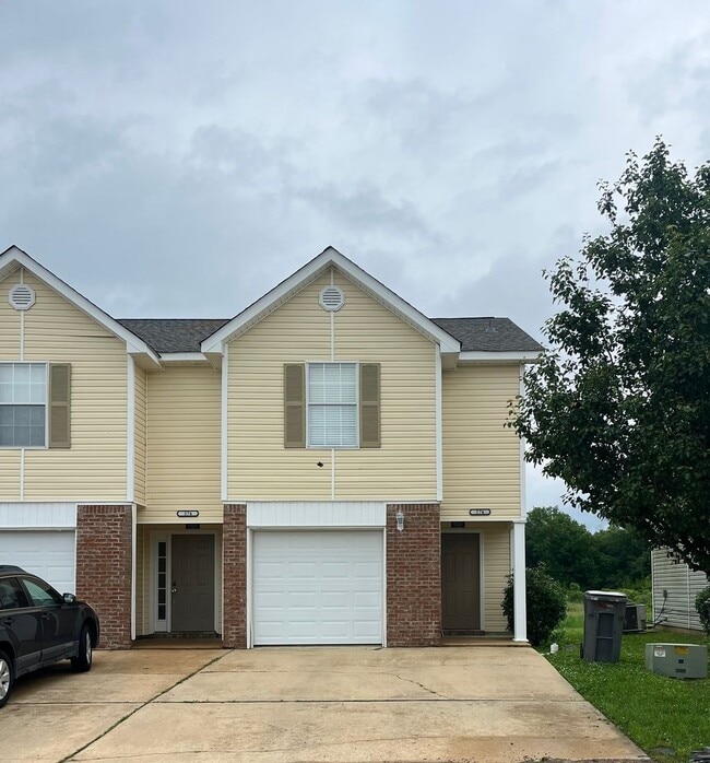 Primary Photo - 574 Kirkcauldy Dr