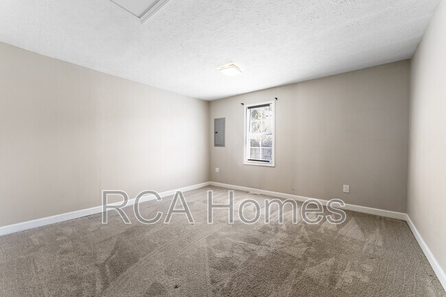 Building Photo - 1029 St Paul St