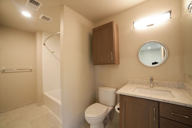 Building Photo - Newly Updated Two Story Home!