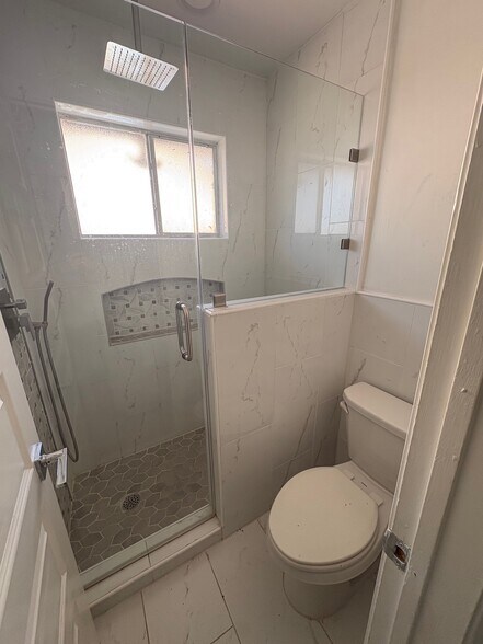 Building Photo - 3723 Westmeadow Dr