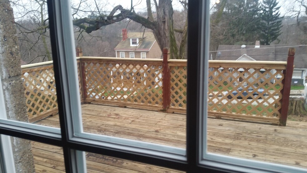 Building Photo - 251 Sebring Ave