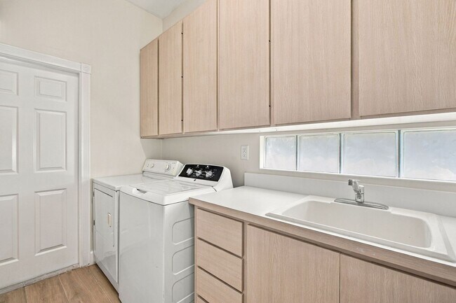 Building Photo - 3440 Donoso Ct