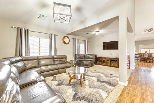 Building Photo - 3552 N Excalibur Pl