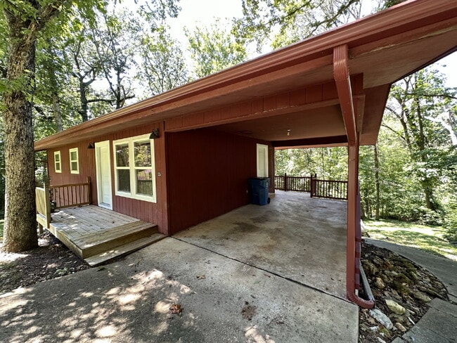 Building Photo - 35 Gore Ln