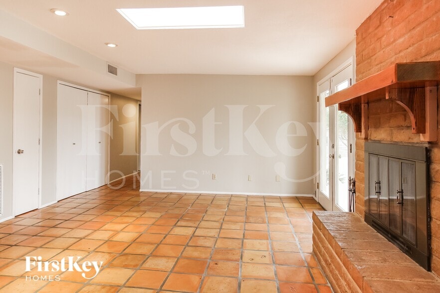 Building Photo - 9929 E Colette St