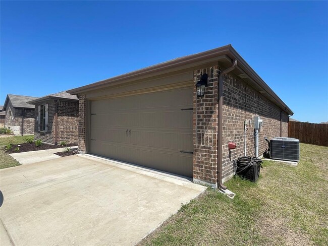 Building Photo - 705 Farmstead Wy