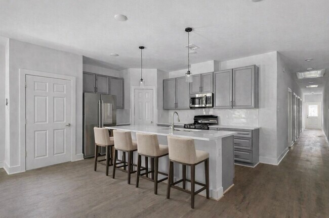 Building Photo - 6010 Bobby Burns St