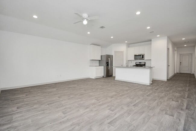 Building Photo - 7803 Golden Rubia Ln