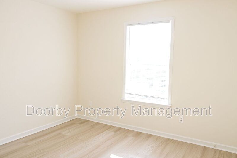 Building Photo - 3627 6th Ave