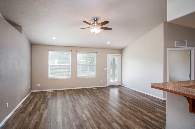 Building Photo - 3916 Kirby Cir