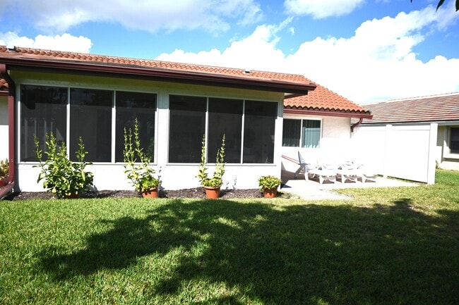 Building Photo - 9746 Lancaster Pl