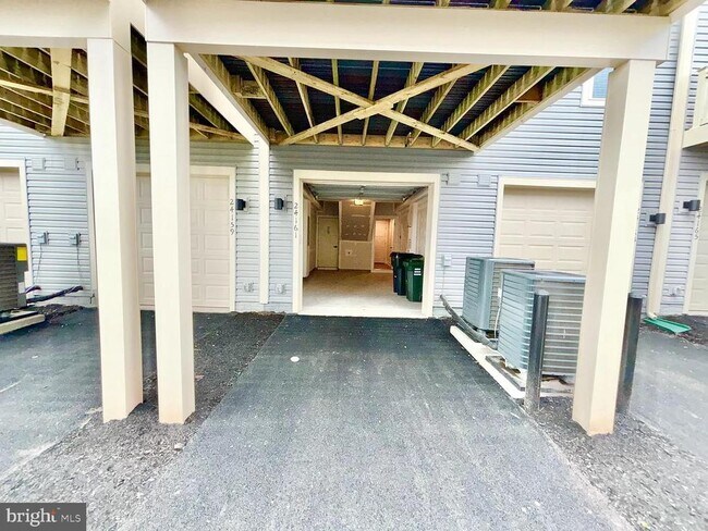 Building Photo - 24161 Pissarro Dr