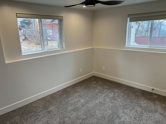 Building Photo - "Charming 3-Bedroom Basement Apartment in ...