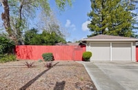 Building Photo - Spacious & Bright Home Close to Parks, Schools, Shopping and More!