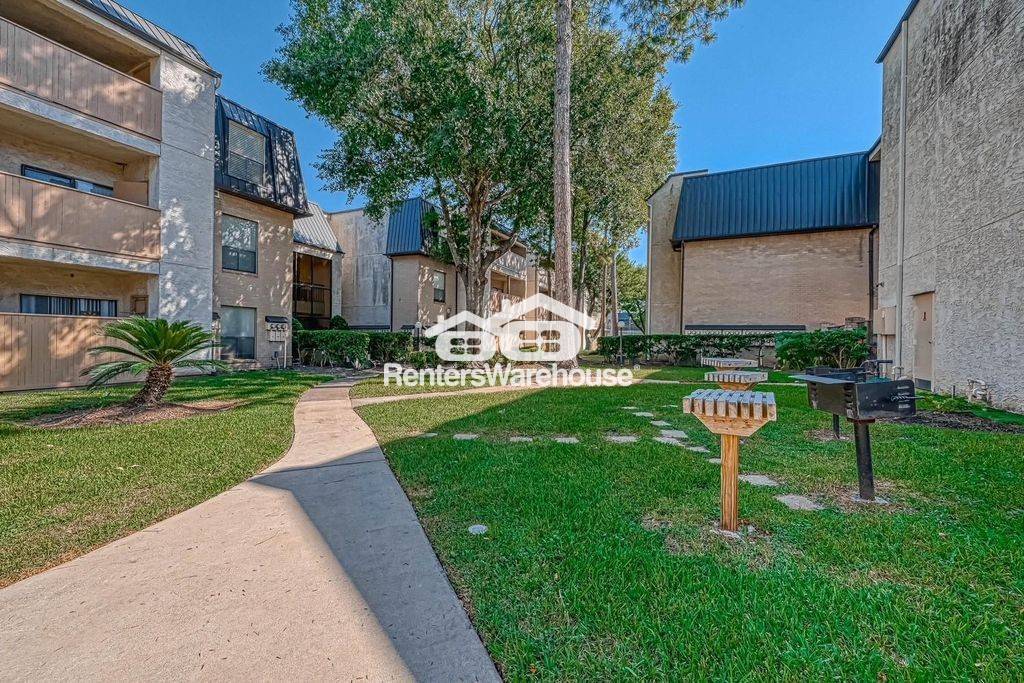 Building Photo - 8433 Hearth Dr