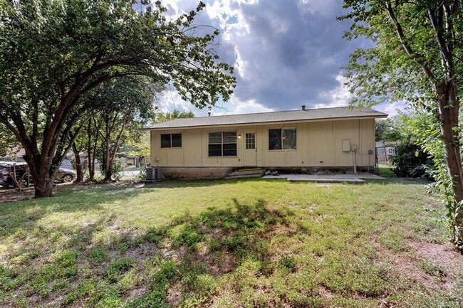 Building Photo - 6605 Bluestone St