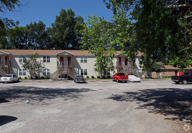 Primary Photo - Kenwood Garden Apartments