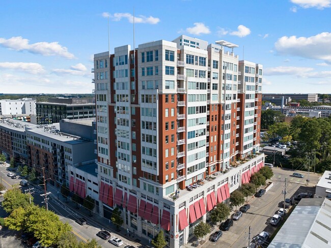 Building Photo - 400 W North St