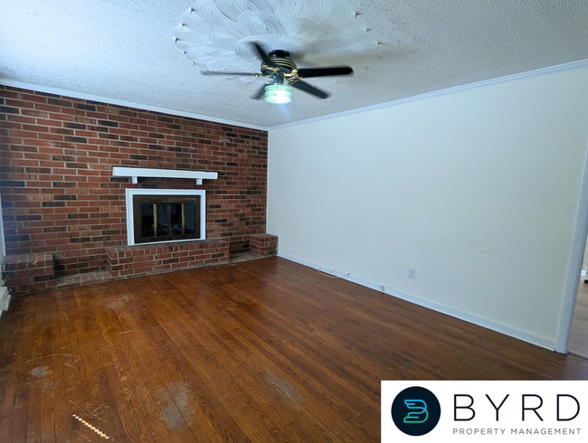 Building Photo - 1036 Kingsway Rd