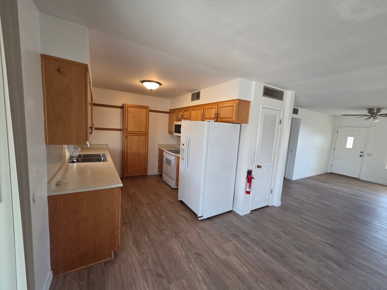Building Photo - 10226 W Gulf Hills Dr