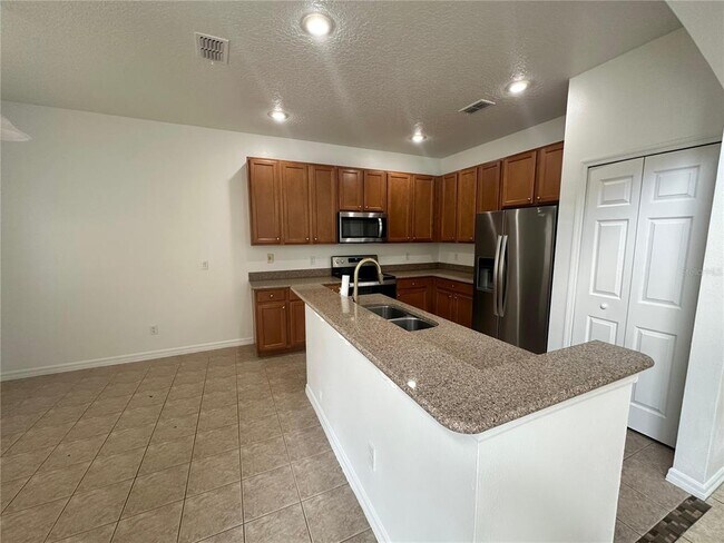 Building Photo - 2723 Star Grass Cir