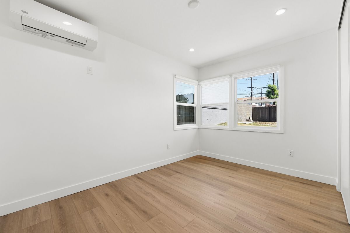 Building Photo - 2819 Sycamore Ave