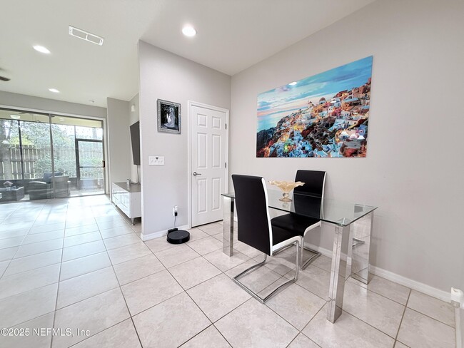 Building Photo - 14316 Dovewind Ct