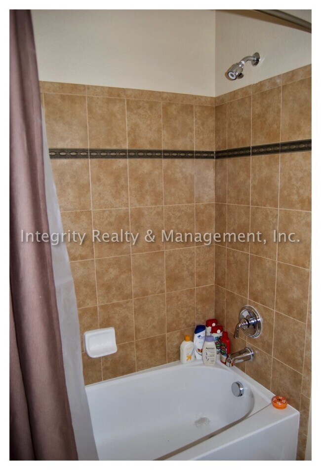 Building Photo - 10328 Longwood Way