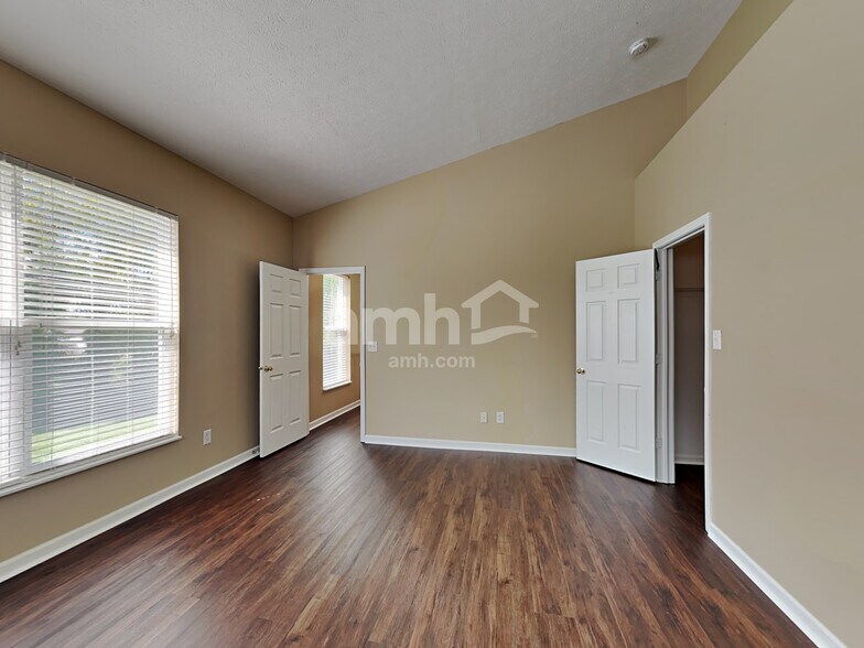 Building Photo - 13004 W Elster Way