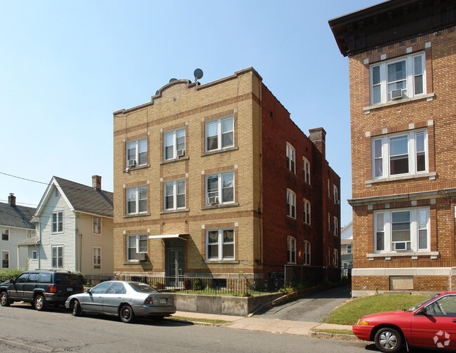 Building Photo - 67-69 S Whitney St
