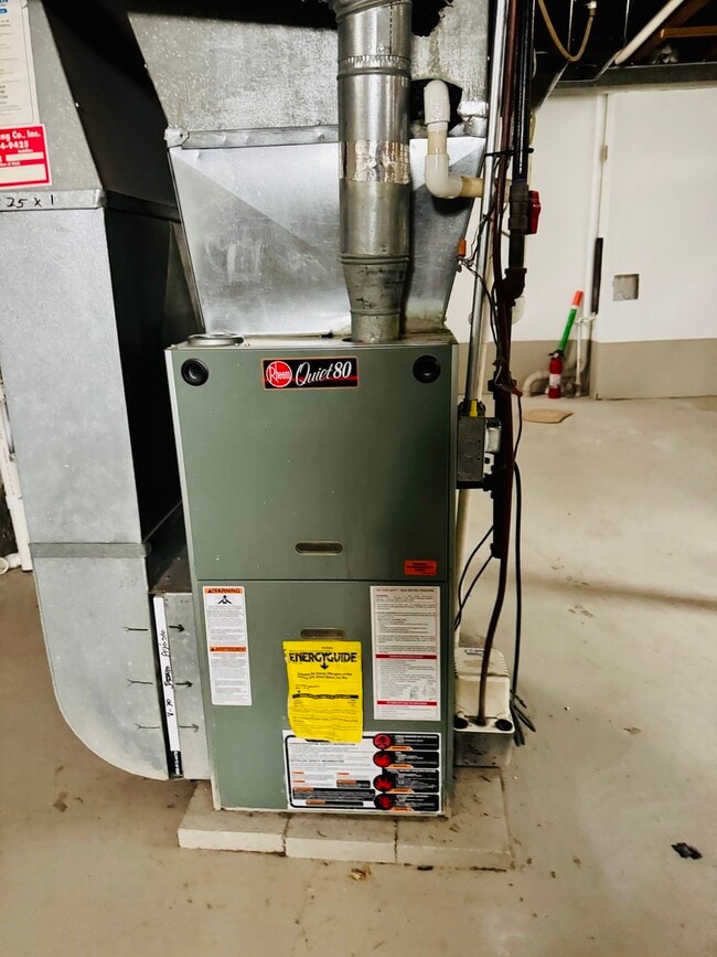 Building Photo - 3743 S 59th Ave