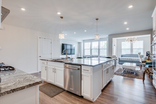Building Photo - 491 Watercress Dr